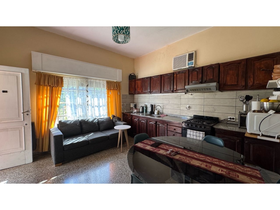 Venta casa 4 AMB a mts del colegio renacimiento PASO DEL REY - 6