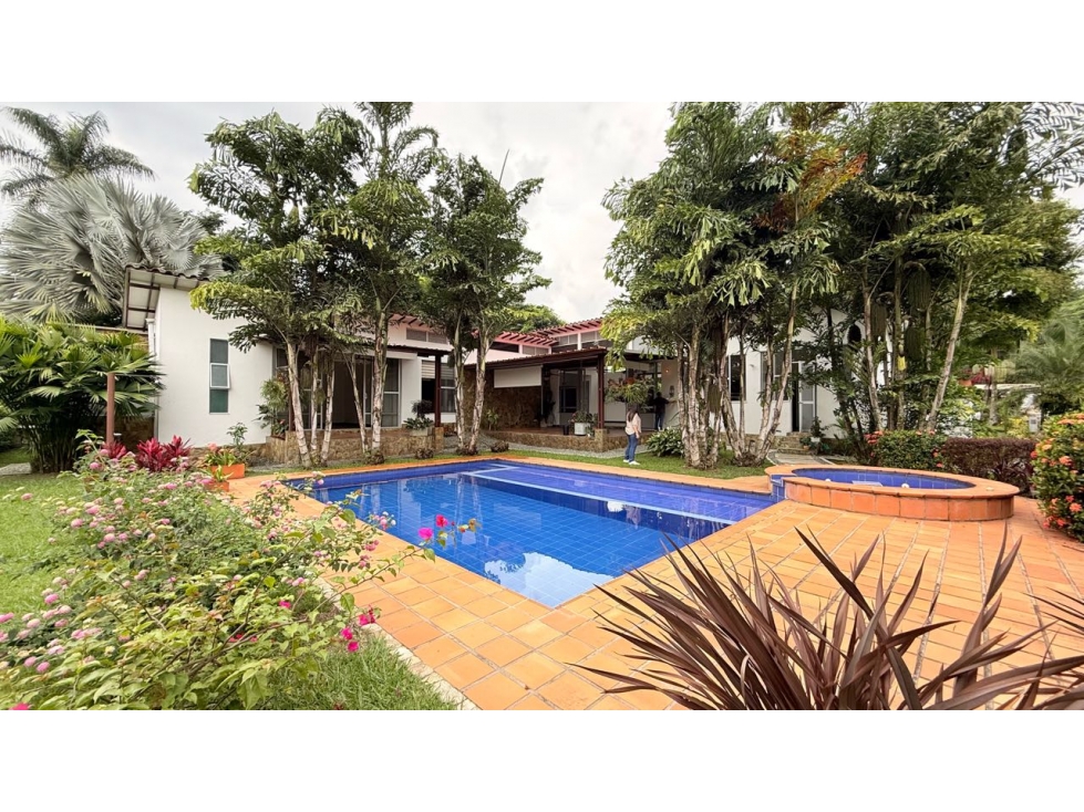 SE VENDE CASA CAMPESTRE EN LA VIA ARMENIA- EL AEROPUERTO