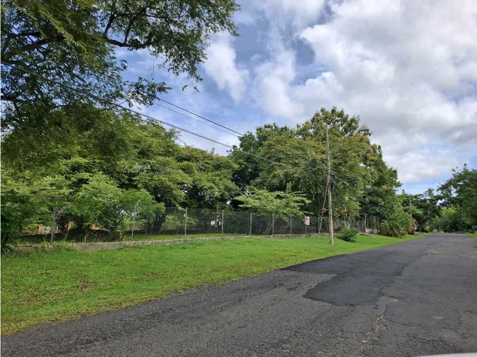VENTA 2 LOTES PLANOS 1700M2 EN LA ENTRADA DEL PUEBLO DE SAN CARLOS — foto 4
