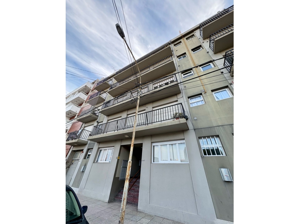 VENTA 3 ambientes contrafrente con cochera fija, Barrio Chauvin — foto 4