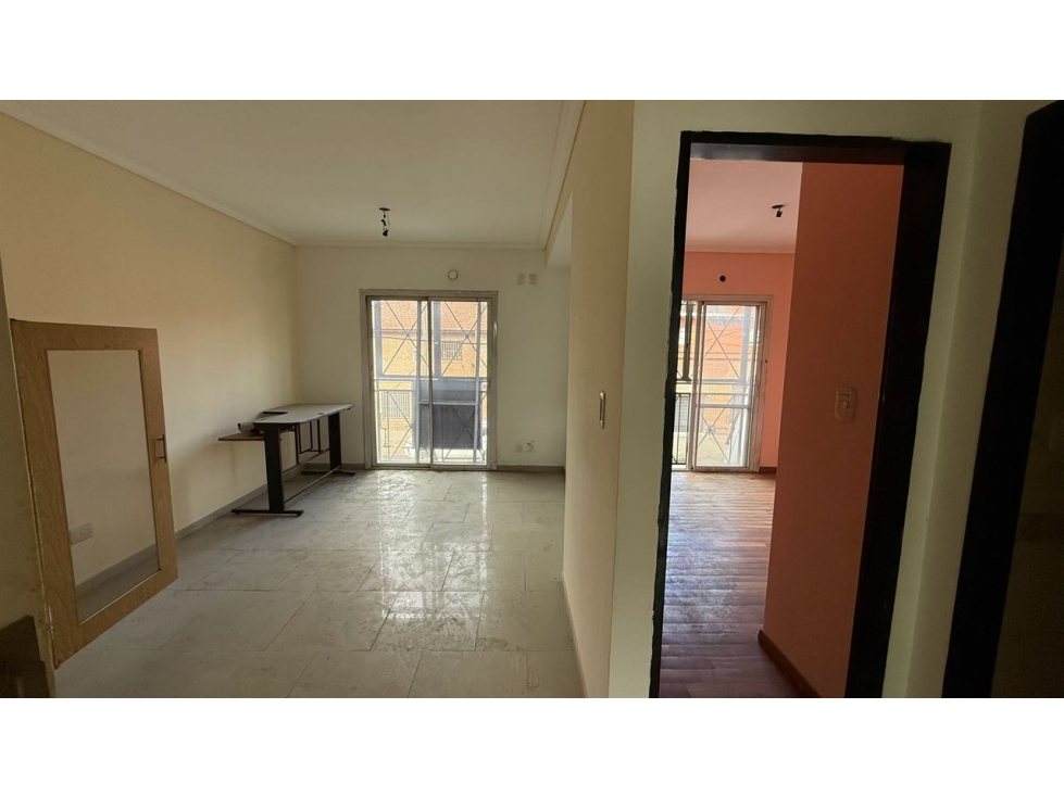 VENTA 3 AMBIENTES CON COCHERA DOBLE EN LANUS OESTE - 4