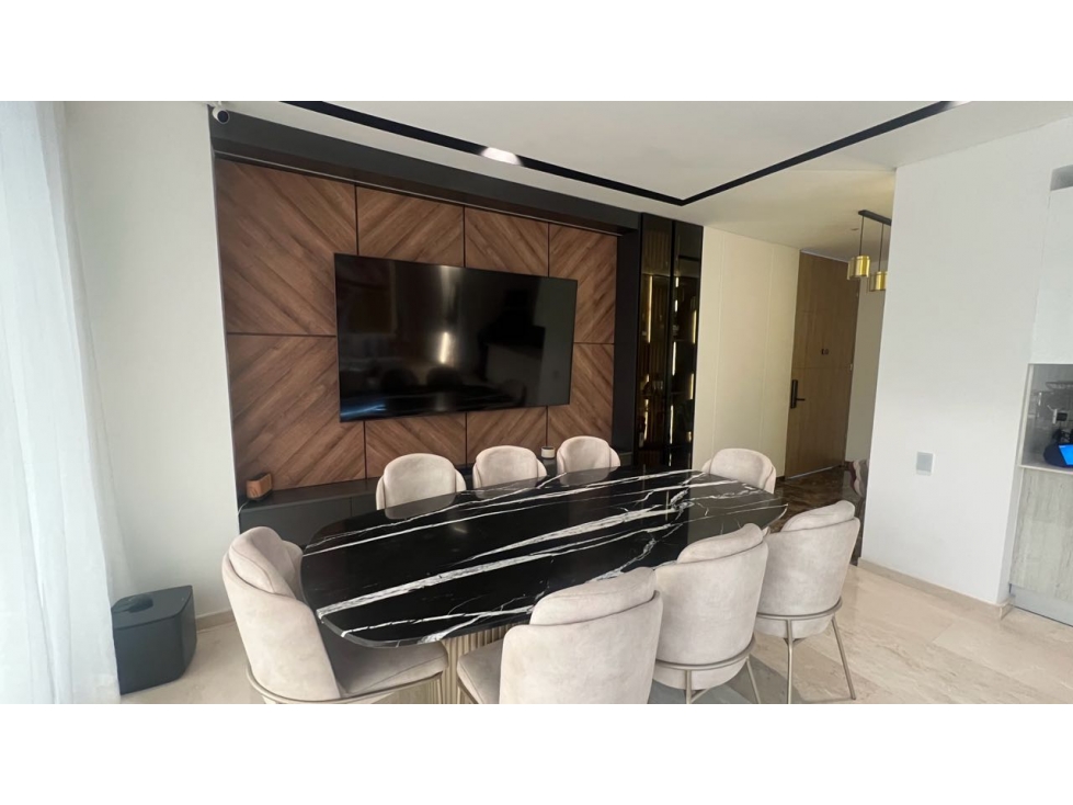 Venta a puerta cerrada - Apartamento de 160m2 en Lago Alto — foto 3