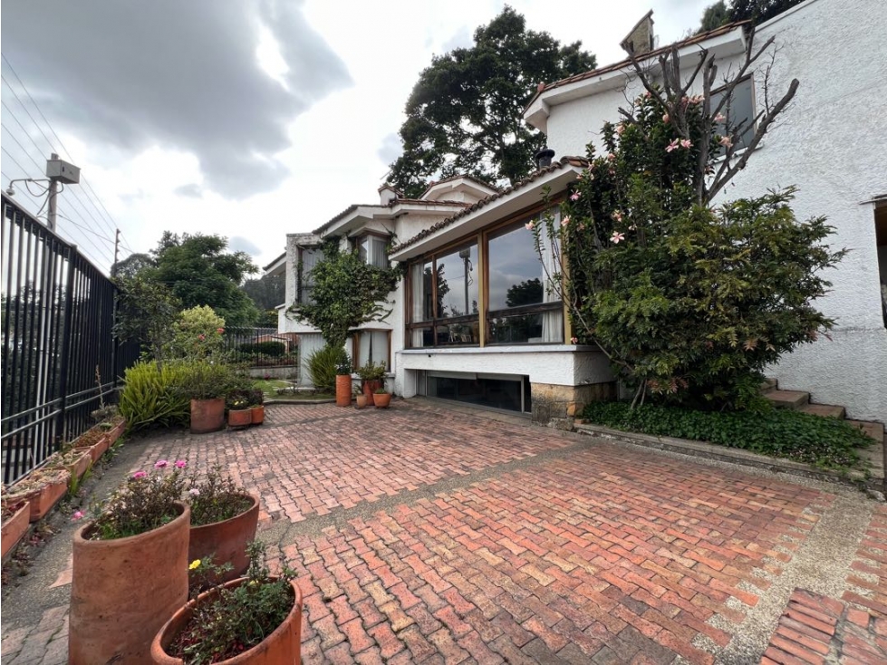 VENTA ALTOS DE SOTILEZA CASA 446mts + 106T. $2.500 M