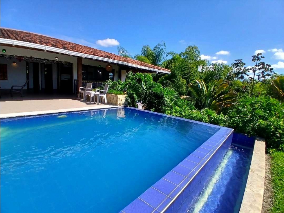 Venta, Amoblada Casa Campestre Km1 via a montenegro Armenia Quindío
