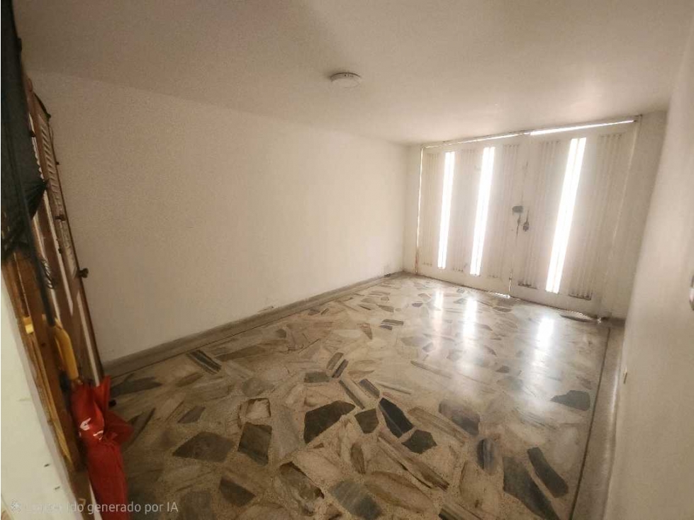 VENTA AMPLIA CASA EXTERNA DOS PISOS SANTA ISABEL SUR CALI (JH) — foto 3