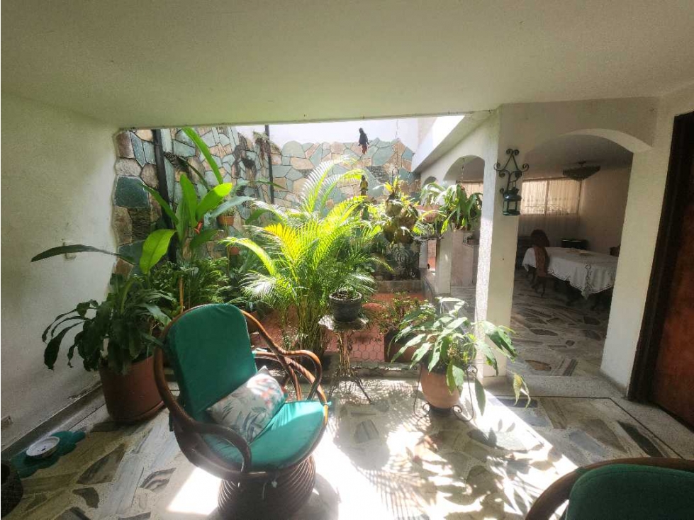 VENTA AMPLIA CASA EXTERNA DOS PISOS SANTA ISABEL SUR CALI (JH) — foto 5