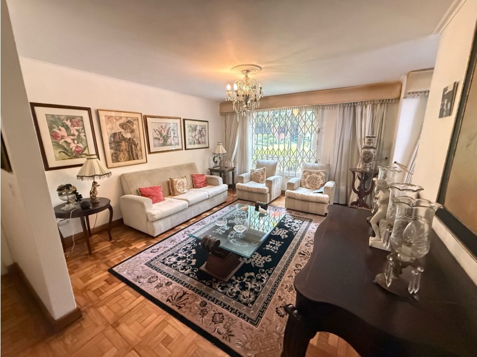 VENTA AMPLIO APARTAMENTO CON TERRAZA CERCA A PROVENZA EL POBLADO
