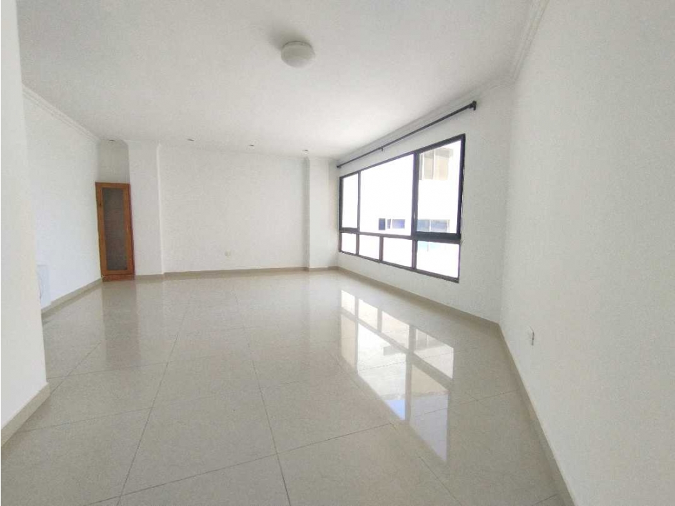 VENTA AMPLIO APARTAMENTO DE 2 ALCOBAS FRENTE A LA PLAYA EN CARTAGENA — foto 4