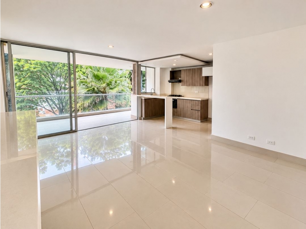VENTA AMPLIO APARTAMENTO EN ENVIGADO CERCA A AV LAS VEGAS