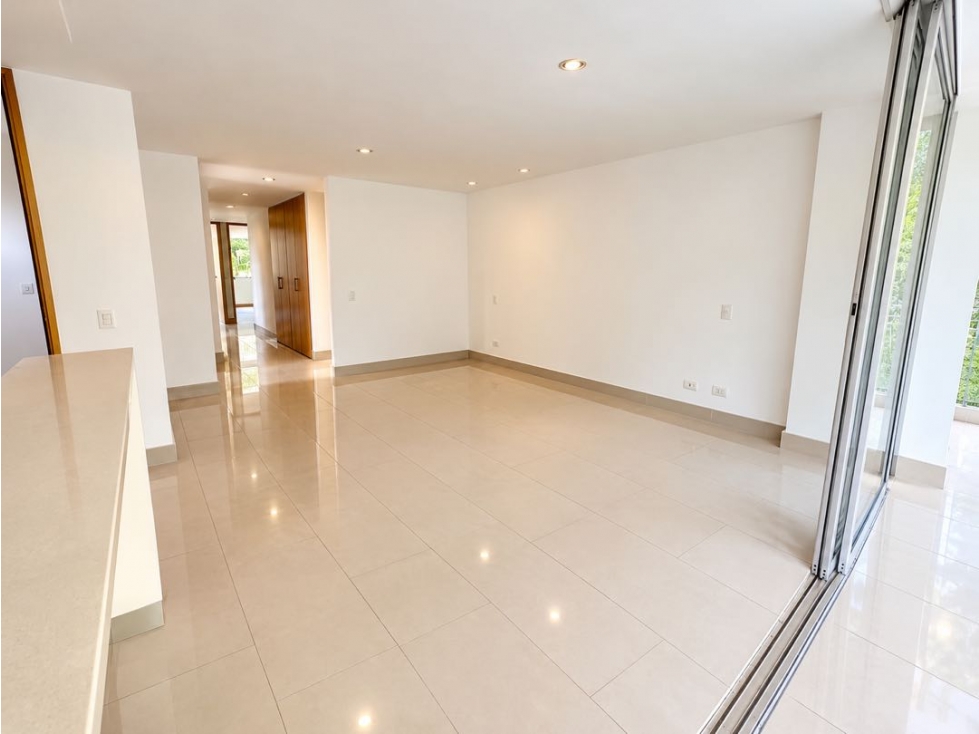 VENTA AMPLIO APARTAMENTO EN ENVIGADO CERCA A AV LAS VEGAS — foto 2
