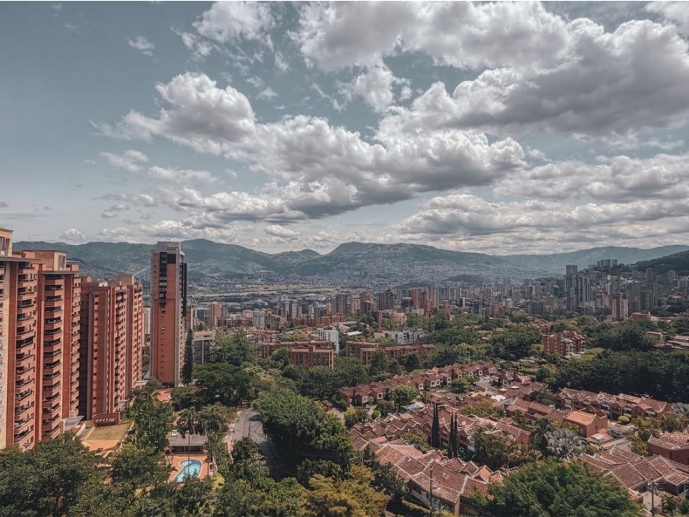 Venta Apartamento sector el Tesoro Medellin.