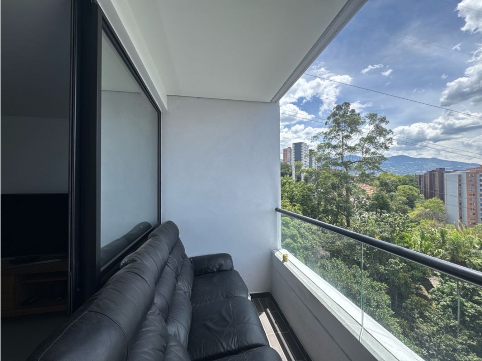 Venta apartaestudio con balcón. Envigado, El Señorial. Ud. Completa. — foto 2