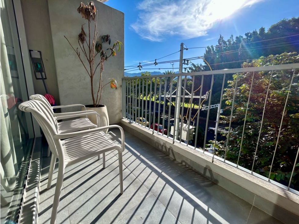 VENTA APARTAESTUDIO CON LICENCIA TURÍSTICA EN LAURELES POR LA UPB