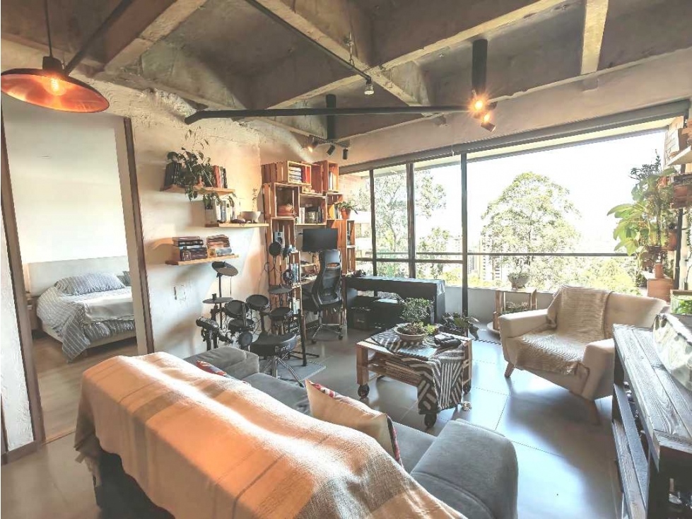 Venta apartaestudio Envigado loma Brujas,2 baños,2 parqueaderos,útil!