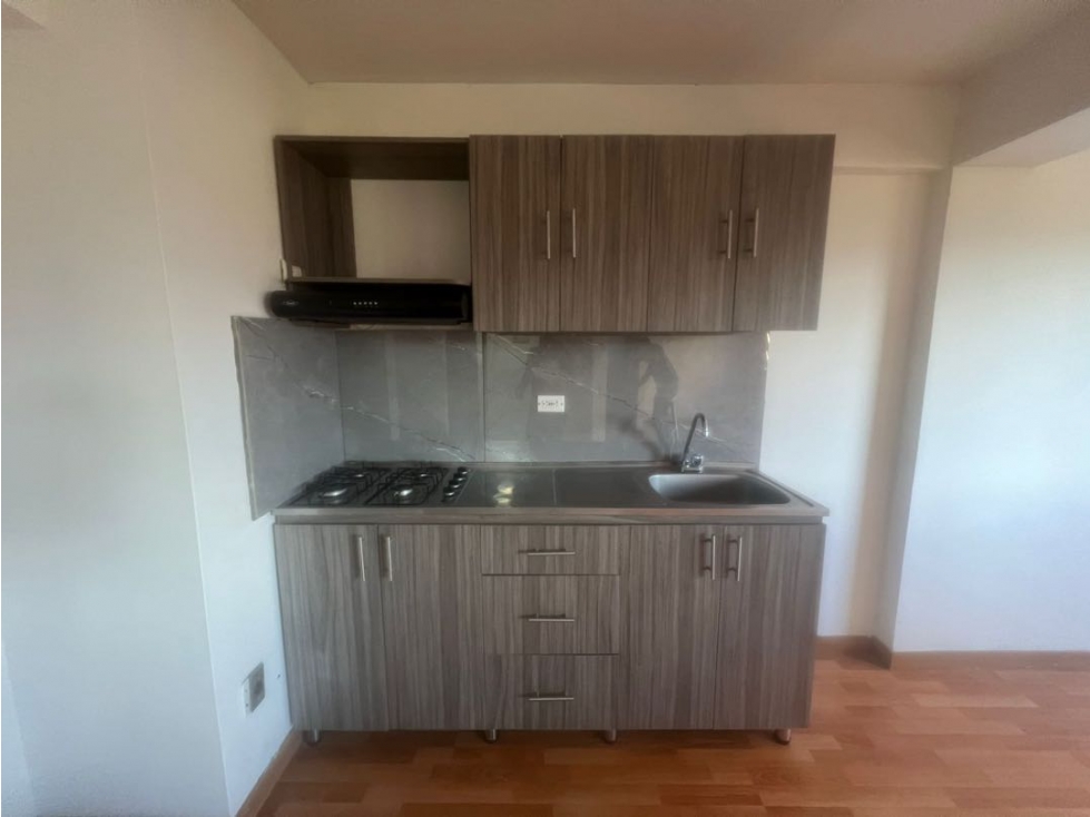 Venta apartaestudio madera nativa + parqueadero de moto