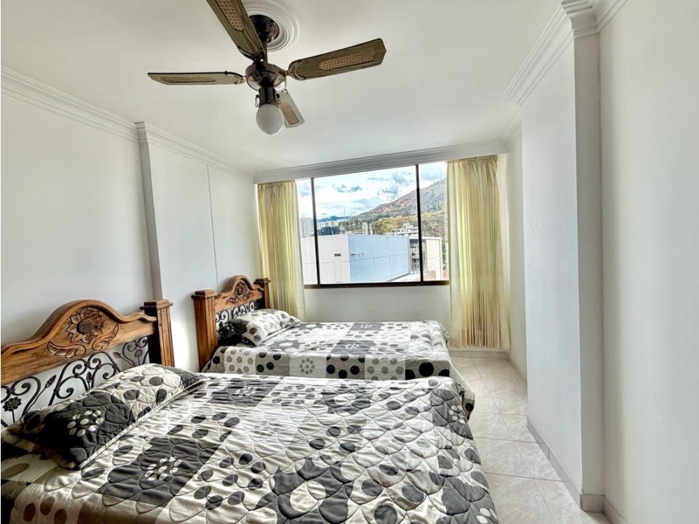 VENTA APARTAESTUDIO PISO 12 CON PARQUEADERO PROPIO- EDIFICIO ALFÉREZ — foto 3