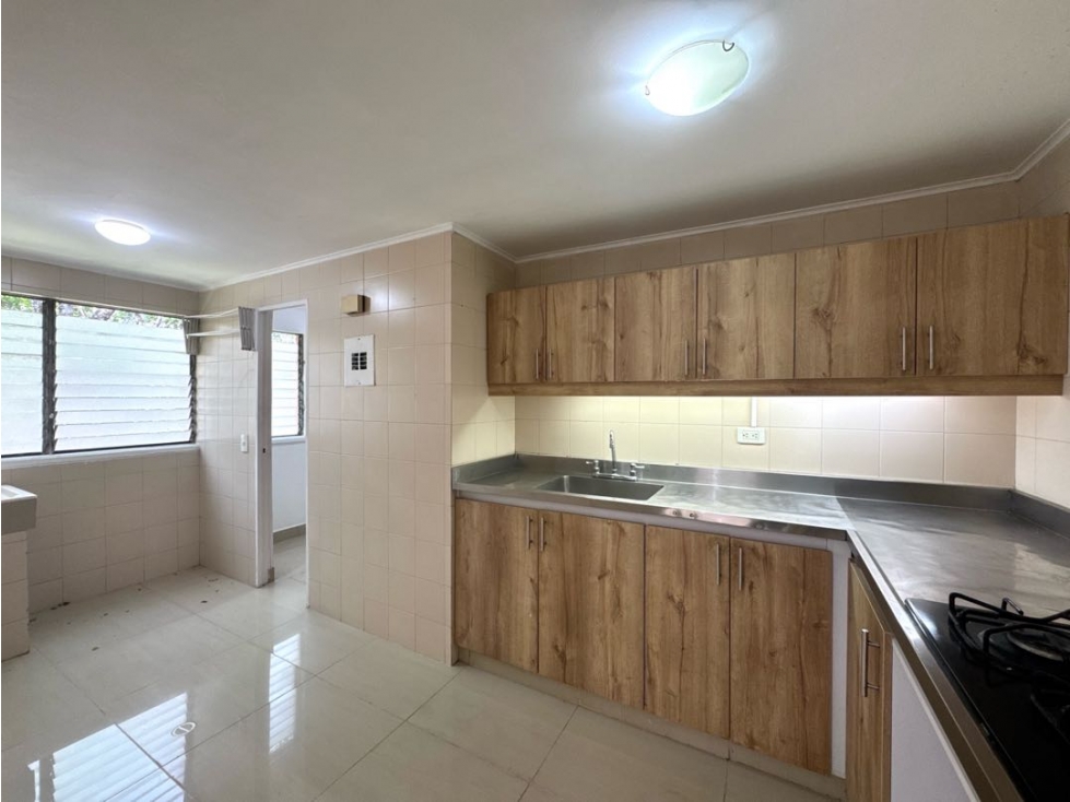 Venta apartamemto 4to piso sin ascensor. El Poblado. La inferior. — foto 4