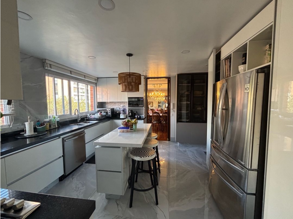 VENTA APARTAMENTO 226m2 + BALCON EXTERIOR REMODELADO CHICO