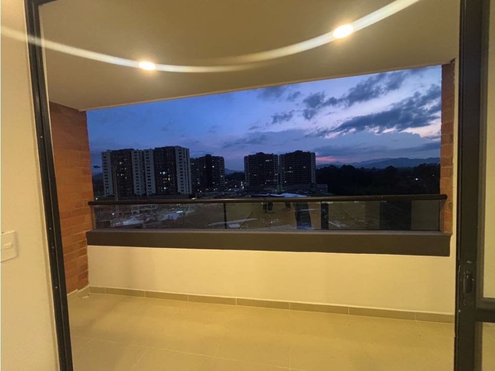 Venta apartamento 2 habitaciones con balcón en San Antonio Pereira