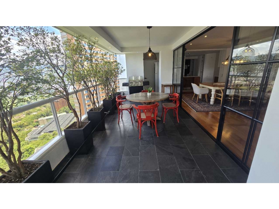 VENTA APARTAMENTO 380 m2 REMODELADO PISO ALTO EL POBLADO — foto 4