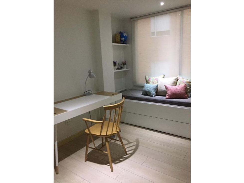 Venta apartamento 60 m2, Bogota, barrio Los Rósales — foto 2