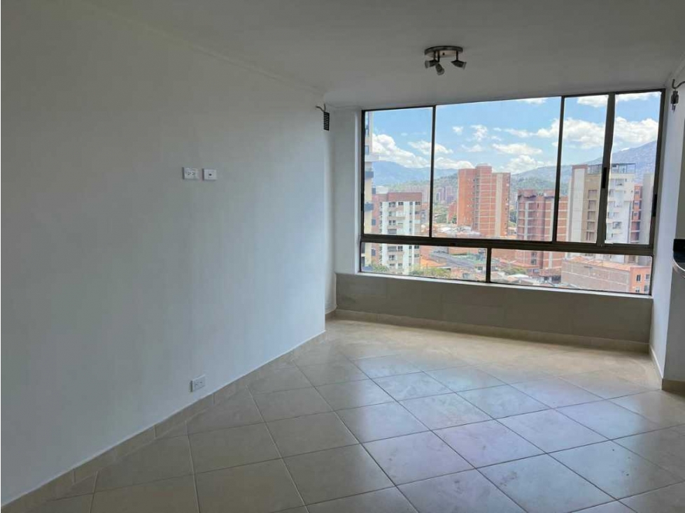 Venta apartamento 62m2 Laureles, Medellín, edificio independiente — foto 5
