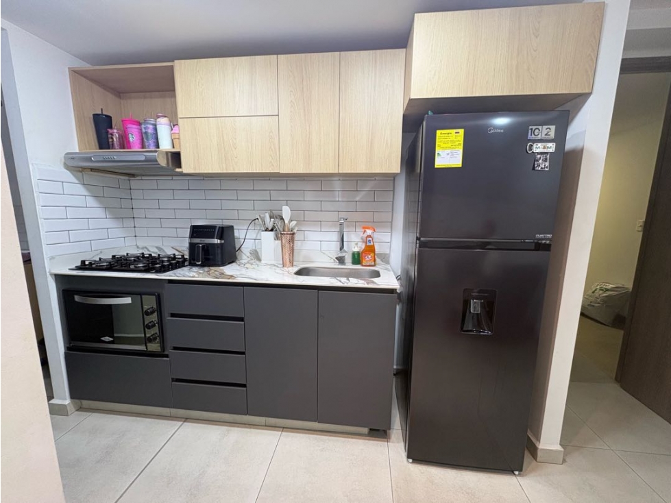 Venta apartamento al frente de Fabricato con parqueadero de carro — foto 2