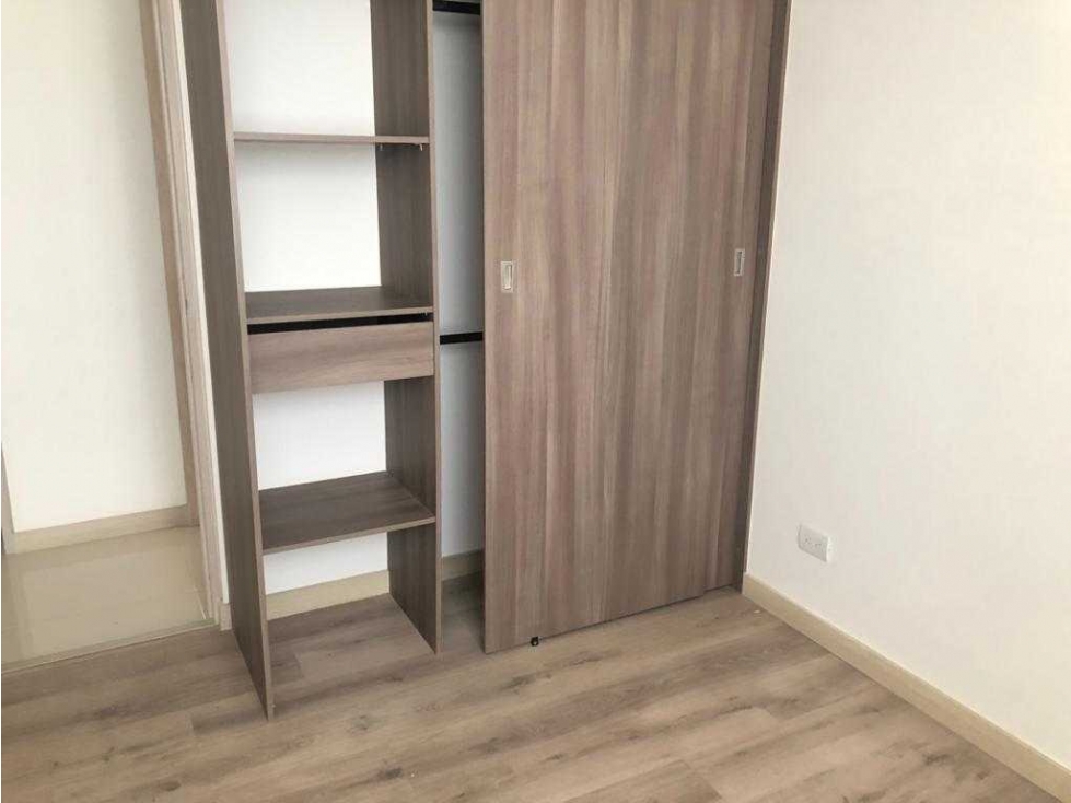 Venta apartamento 85m2, zona plana Sabaneta, piso alto, 2 parqueaderos — foto 6