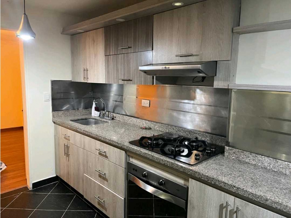 Venta apartamento, 86m2, Loma de San Julián, Poblado, para remodelar