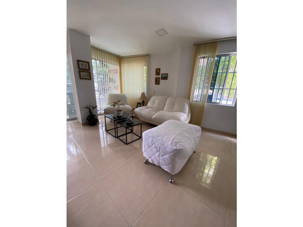 Venta apartamento 90 mtr2 con parqueadero privado en cabañas — foto 2