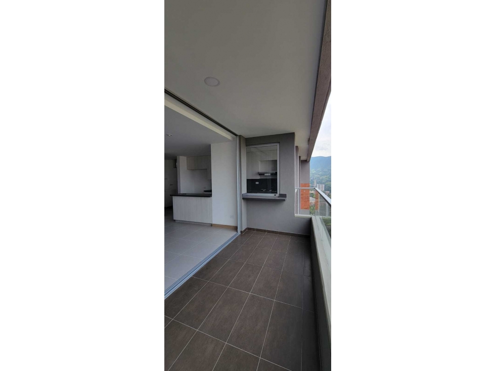 Venta apartamento 97 m2 Suramérica, Itagüí, unidad muy completa — foto 3
