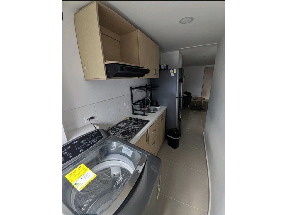 Venta apartamento amoblado edificio Alto de Palmas — foto 2