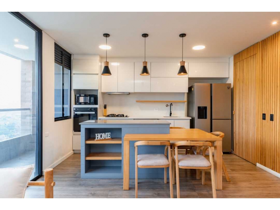 VENTA APARTAMENTO AMOBLADO EN PARMA PISO ALTO POBLADO, MEDELLÍN