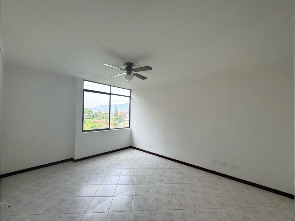 Venta apartamento, balcón con vista panorámica. El Poblado. Castropol. — foto 6