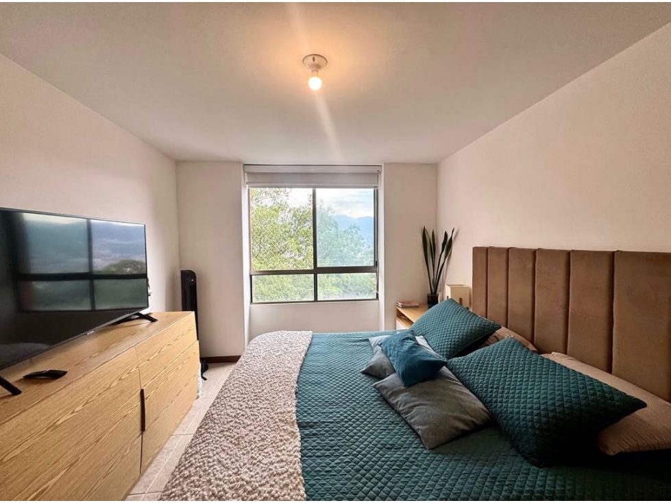 Venta apartamento vista verde. El Poblado, San Lucas. U completa. — foto 4