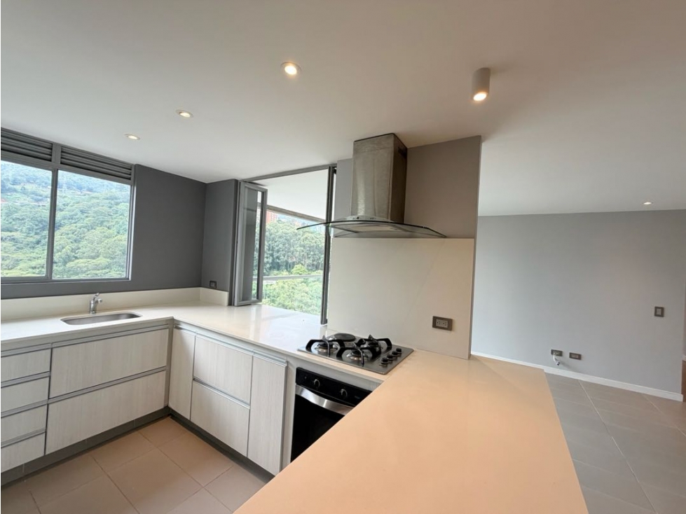Venta Apartamento Castropol Medellín 80,6 Mts2 — foto 2
