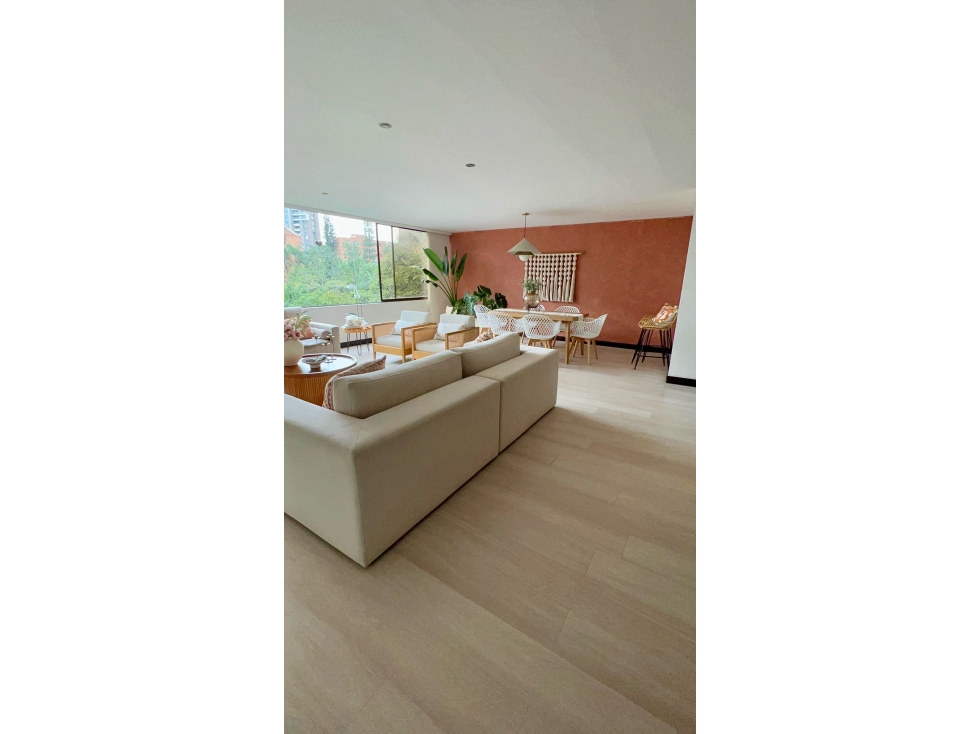Venta - Apartamento cerca a El Tesoro de 220 m² el poblado-Medellín