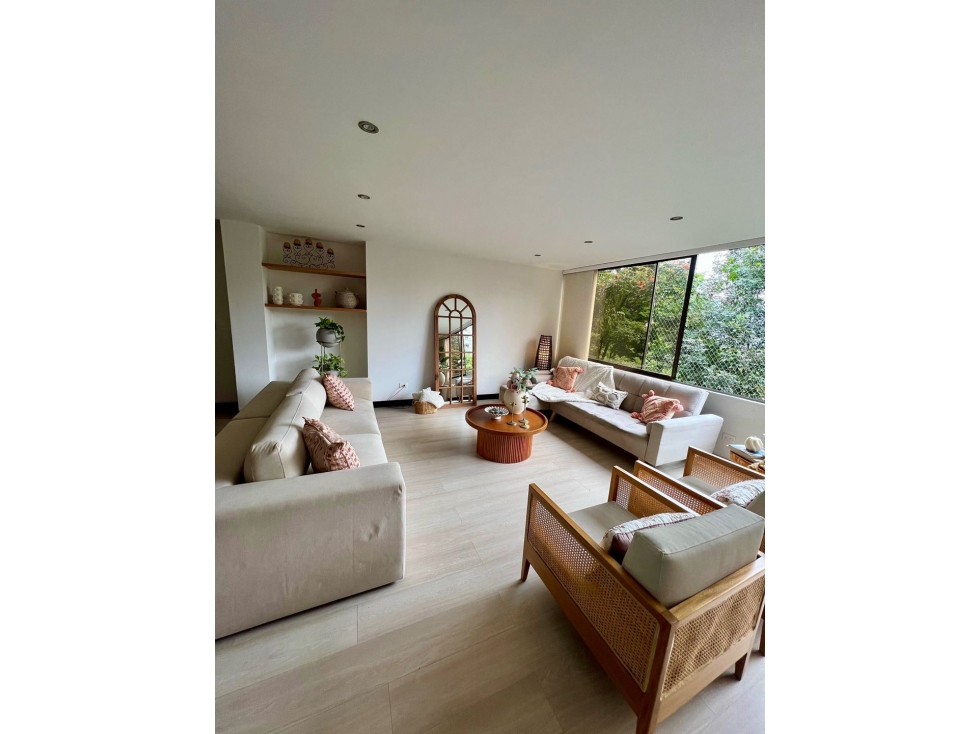 Venta - Apartamento cerca a El Tesoro de 220 m² el poblado-Medellín — foto 2