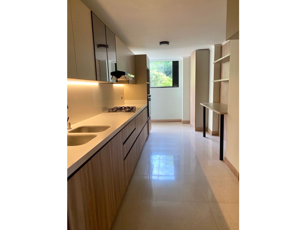Venta apartamento con balcón. Cerca a La Av. Las Palmas. — foto 5