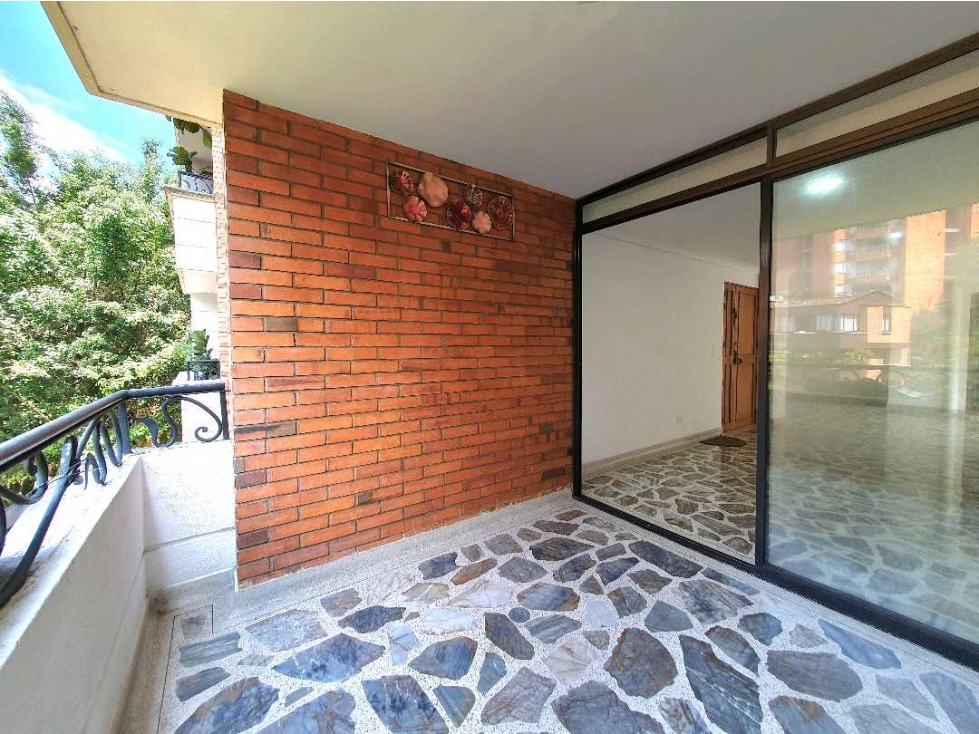 Venta apartamento cerca del Mall Drive in el Poblado Medellín