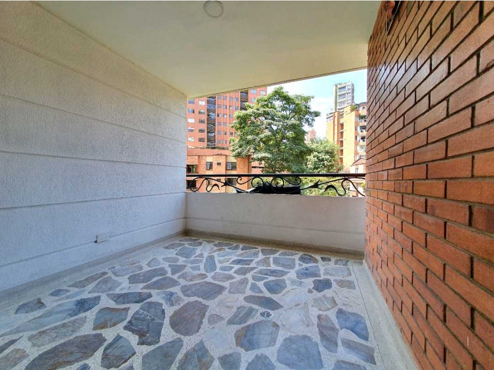 Venta apartamento cerca del Mall Drive in el Poblado Medellín — foto 3