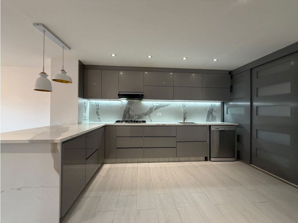 Venta apartamento chico reservado 150 Mts 2hab cbs 2 parq bogota — foto 5