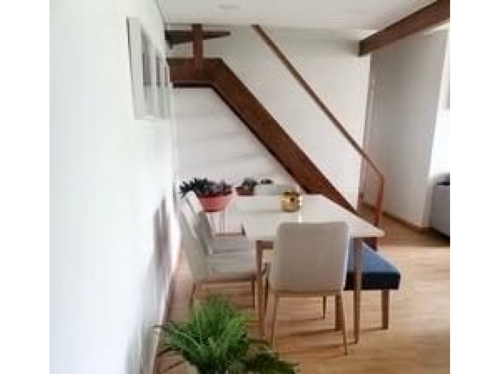 Venta apartamento con balcón. El Poblado, San Julián. Unidad completa. — foto 5