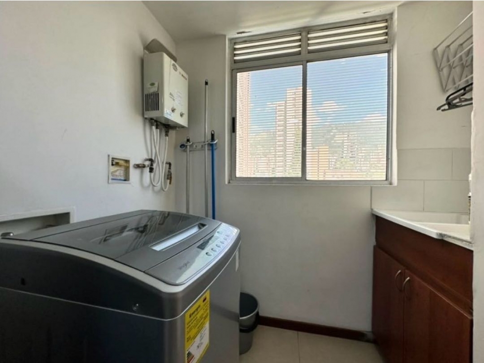 Venta apartamento con balcón. El Poblado, Lalinde. — foto 5