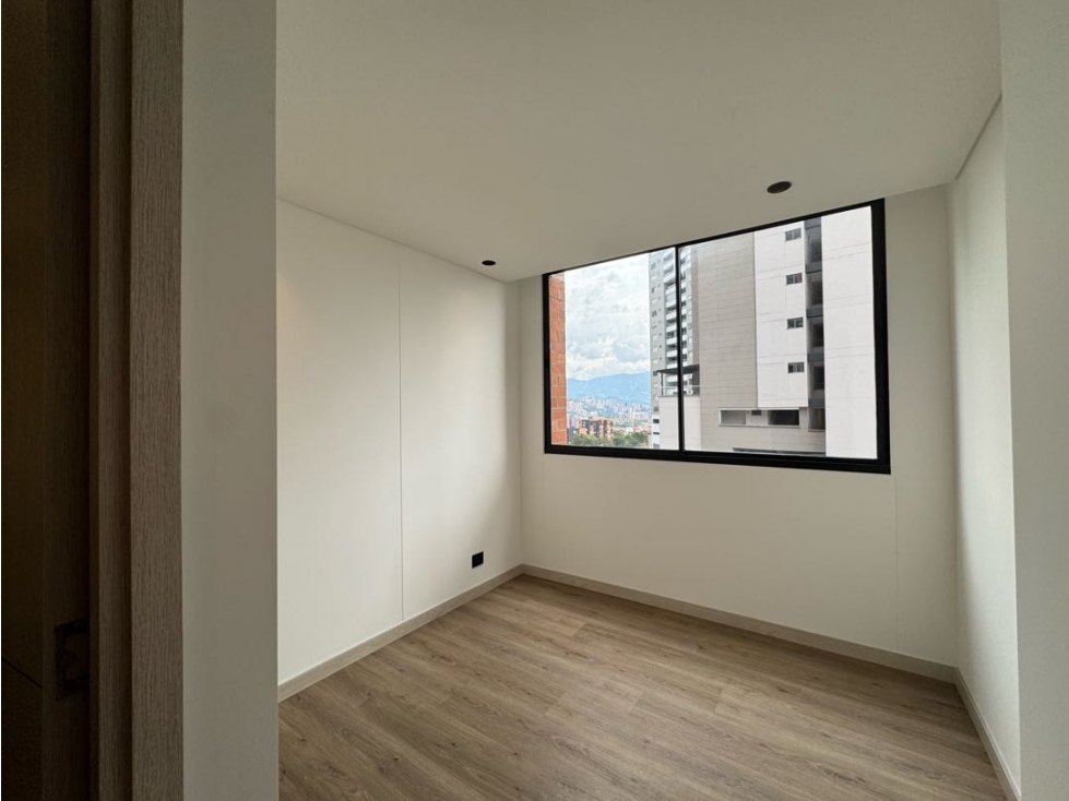 Venta apartamento con balcón. Envigado, Los Mesa. Ud. completa. — foto 5