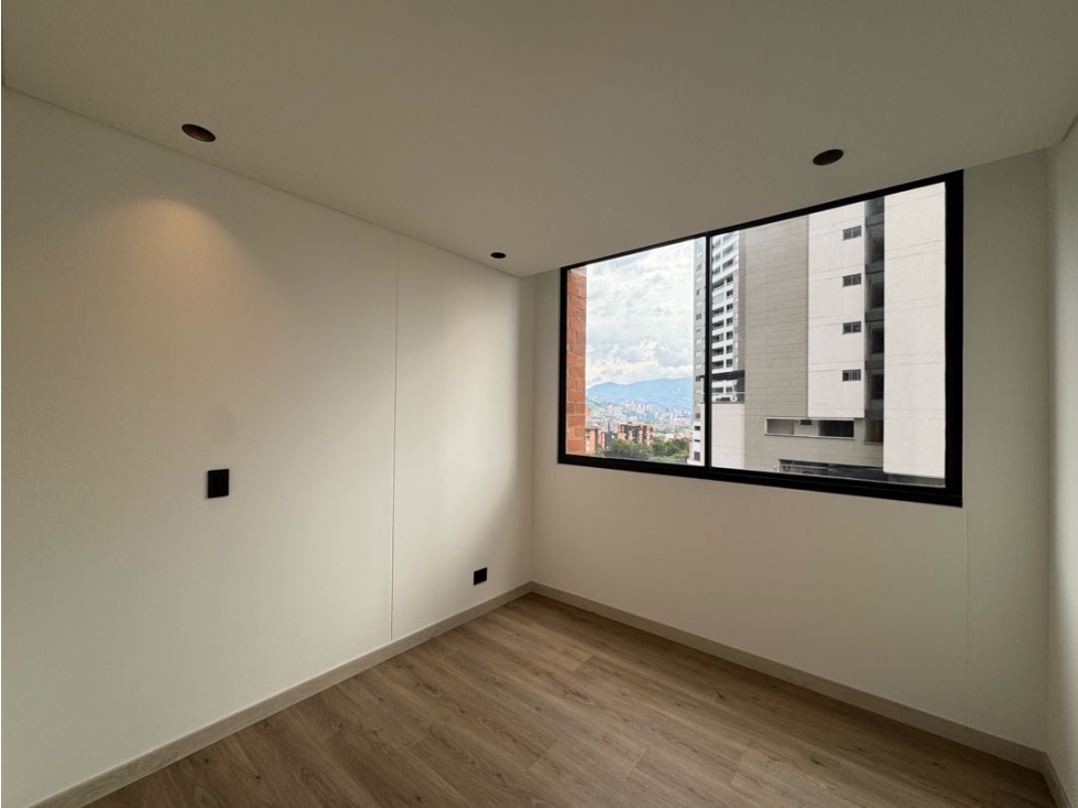 Venta apartamento con balcón. Envigado, Los Mesa. Ud. completa. — foto 6