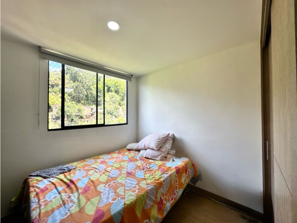 Venta apartamento con balcón. Envigado, El Señorial. Ud. Completa. — foto 5