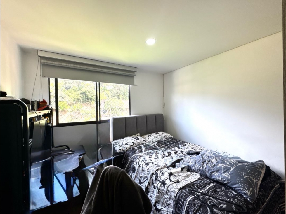 Venta apartamento con balcón. Envigado, El Señorial. Ud. Completa. — foto 6