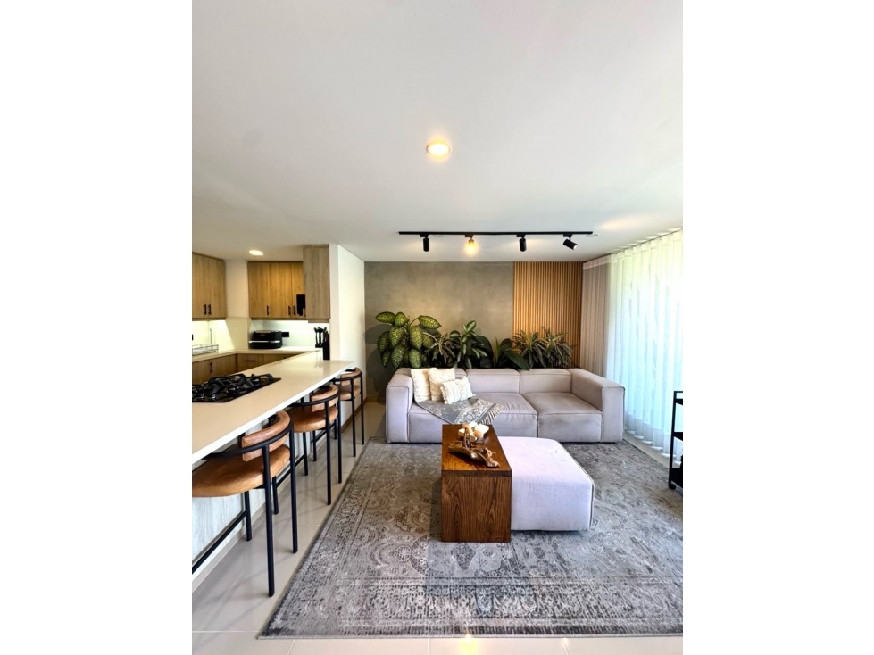 Venta apartamento con balcón. Envigado, Esmeraldal. Unida completa. — foto 3