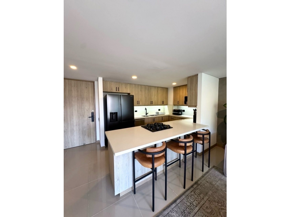 Venta apartamento con balcón. Envigado, Esmeraldal. Unida completa. — foto 4